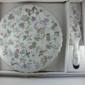 Beautiful Porcelain cake dish with cake cutter server  Made in Japan
